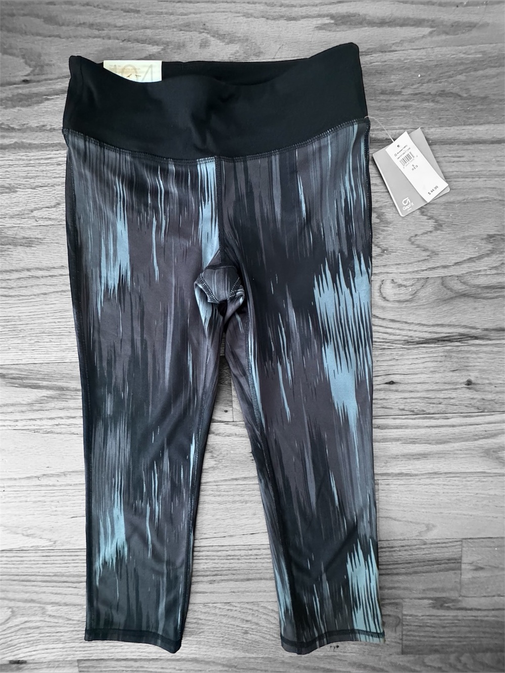 GapFit Black & Gray Active Capri Leggings